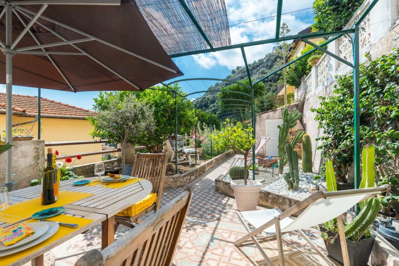 La maison des vacances Menton Extérieur photo