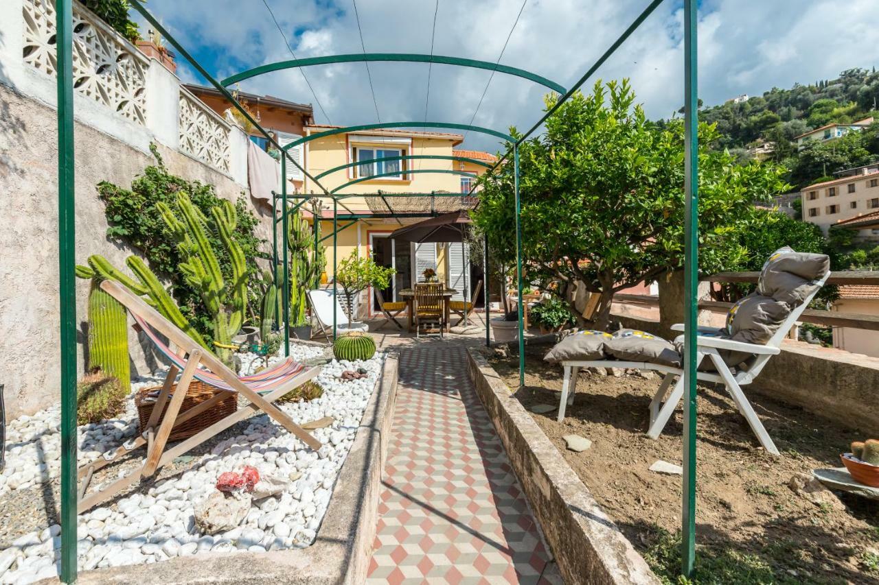 La maison des vacances Menton Extérieur photo