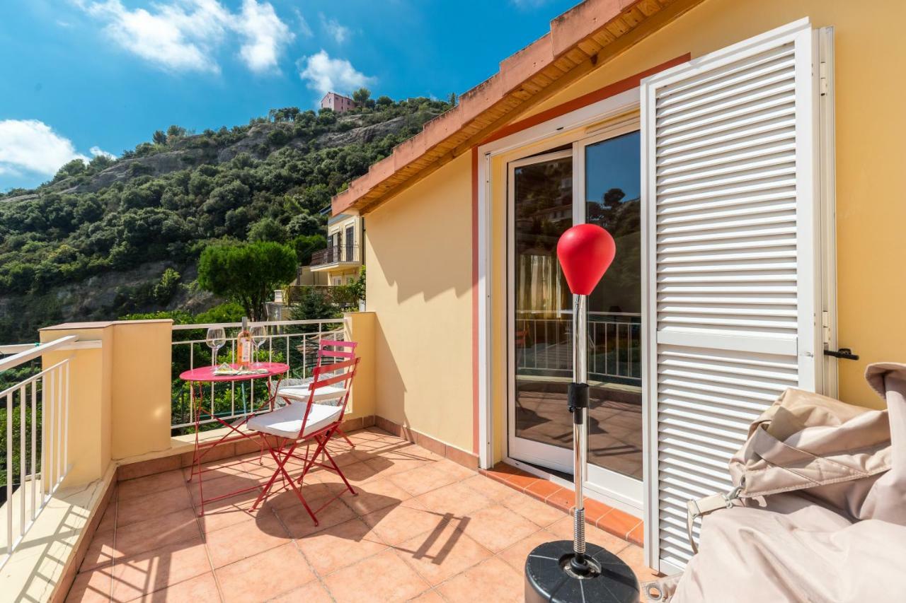 La maison des vacances Menton Extérieur photo